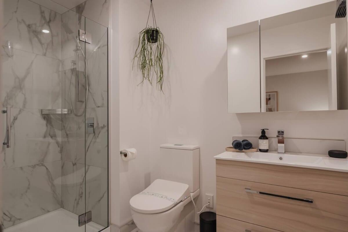 Casino Luxury Suite City Centre - Sleeps 5 ไครสต์เชิร์ช ภายนอก รูปภาพ