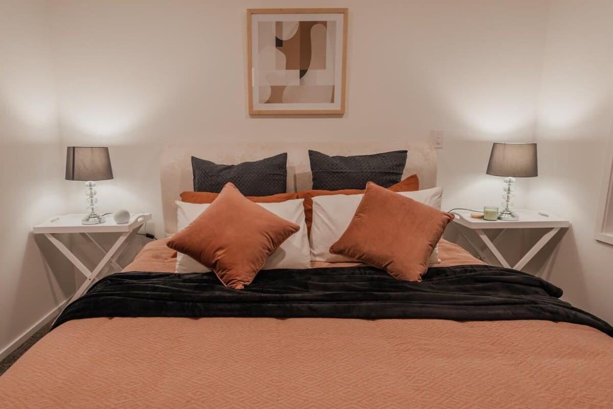 Casino Luxury Suite City Centre - Sleeps 5 ไครสต์เชิร์ช ภายนอก รูปภาพ